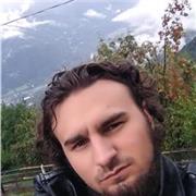 Alunno di scuola superiore offre aiuto compiti per le materie di storia e inglese,anche tramite video lezione nella zona di Cermenate